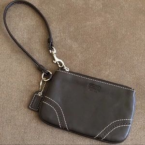 Coach 🤎 Leather Wristlet